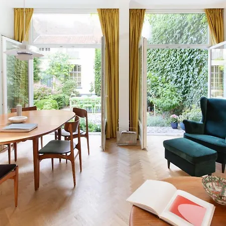 Pauline Loveling With Quiet Garden And 2 Bathrooms *