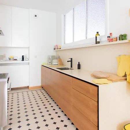 Apartment Pauline Loveling With Quiet Garden And 2 Bathrooms